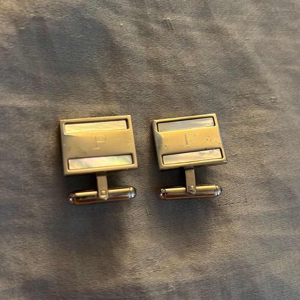 Men’s cuff link